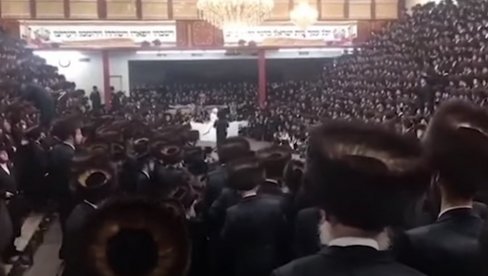 NA TAJNOM VENČANJU: 7.000 ljudi bez maski u sinagogi u NJujorku (VIDEO) NA TAJNOM VENČANJU: 7.000 ljudi bez maski u sinagogi u NJujorku (VIDEO)