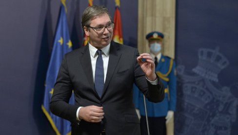 PREDSEDNIK DODELIO ODLIKOVANJA: Vučić uručio medalje za zasluge u borbi protiv kovida 19