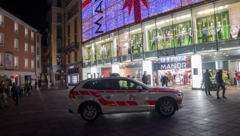 ТЕРОРИСТИЧКИ НАПАД У ШВАЈЦАРСКОЈ? Жена напала две жене, отворена истрага