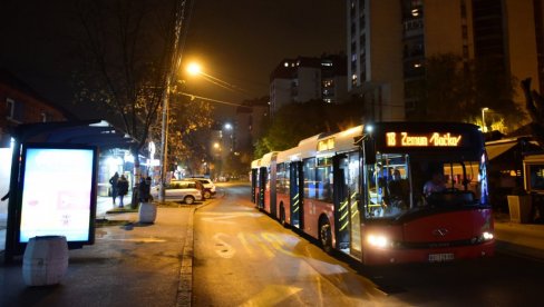 DEČAKA PREGAZIO AUTOBUS U ZEMUNU: Bio sa bakom, silazio je, noga mu se zaglavila, pa je ispao iz vozila