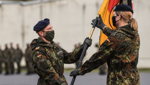 ЕВРОПА СЕ МОРА ШТО ПРЕ НАОРУЖАТИ Озбиљно упозорење немачког канцелара - Имамо 5 до 8 година да ухватимо корак