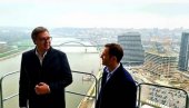 ПОЗДРАВ СА 26. СПРАТА КУЛЕ БЕОГРАД: Вучић и Мали обишли Београд на води (ФОТО) ПОЗДРАВ СА 26. СПРАТА КУЛЕ БЕОГРАД: Вучић и Мали обишли Београд на води (ФОТО)