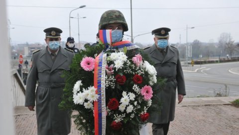 САЧУВАНО СЕЋАЊЕ НА ХЕРОЈЕ: Краљевчани обележили Дан ослобођења у Другом светском рату (ФОТО)