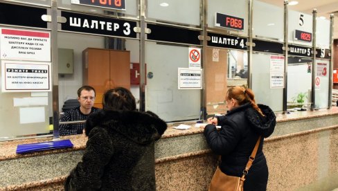 LEPA VEST ZA PENZIONERE: Država će pred Svetog Nikolu podeliti pomoć najstarijim sugrađanima, a od 1. januara sledi i povećanje penzija