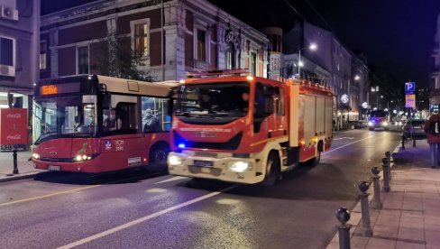 DVA POŽARA U BEOGRADU: Dete zarobljeno u vatrenoj stihiji (FOTO)