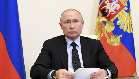 ЛАЖНО СЕ ЗАКЛИЊУ НА БИБЛИЈИ: Путин осуо паљбу по Американцима, па јасно рекао - брак је савез мушкарца и жене