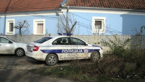 TRAGEDIJA U KUMODRAŽU: Čovek (50) pucao sebi u glavu - telo nađeno na livadi pored škole