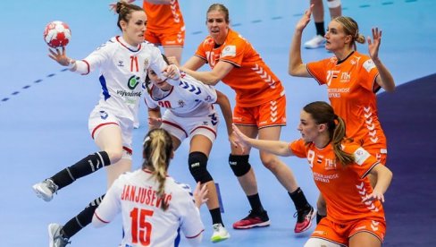 VELIKA POBEDA: Rukometašice Srbije srušile svetskog šampiona, trijumf ostao u senci povrede Andree Lekić VELIKA POBEDA: Rukometašice Srbije srušile svetskog šampiona, trijumf ostao u senci povrede Andree Lekić
