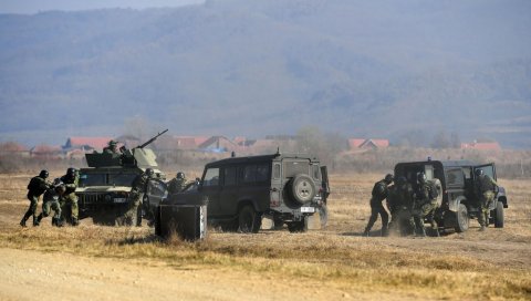 ВОЈНА САРАДЊА САД И СРБИЈЕ: Начелник ГШ генерал Мојсиловић разговарао са замеником помоћника секретара одбране САД Лором Купер