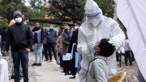 ВИШЕ ОД 100.000 НОВОЗАРАЖЕНИХ У ИНДИЈИ У САМО ЈЕДНОМ ДАНУ: Болнице препуне - људи се превише опустили