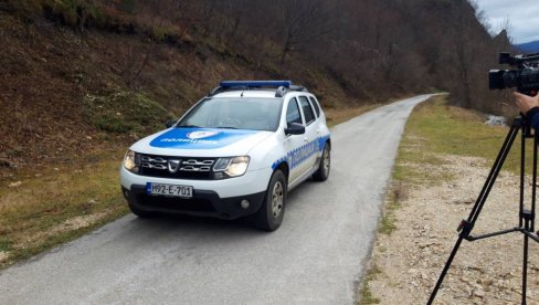 KRILI ORUŽJE I MUNICIJU: Policija po nalogu suda izvršila pretres u Srebrenici pa pronašla puške, pištolj i municiju