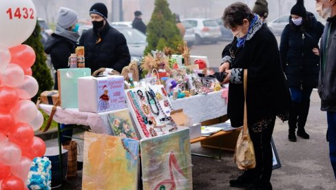 ШИРОМ РС АКЦИЈА ЗА ЛЕЧЕЊЕ МИЊЕ МАТИЋ: Дервенћани прикупили више од 11.000 км за лек Крагујевчанке (ФОТО)