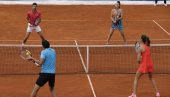 ĐOKOVIĆ PREŠAO U TRENERE: Olga trenira, a Novak savetuje (VIDEO)