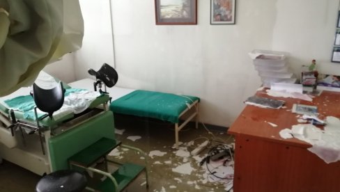 ORDINACIJE I AMBULANTE POD VODOM: Havarija u Domu zdravlja i Opštoj bolnici u Kraljevu (FOTO/VIDEO)