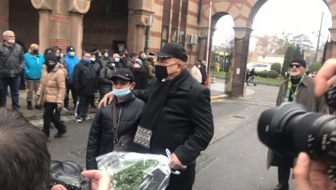 KADA BI SE SVI MERILI NE BI BILI KAO ON... Hasan Dudić progovorio o DŽeju, i stari bokser je skrhan od bola za prijateljem (FOTO/VIDEO) KADA BI SE SVI MERILI NE BI BILI KAO ON... Hasan Dudić progovorio o DŽeju, i stari bokser je skrhan od bola za prijateljem (FOTO/VIDEO)