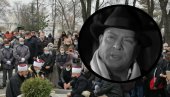 PRESELIO SE U VEČNOST UZ ZVUKE VIOLINA: Sahranjen DŽej Ramadanovski, legendo pamtiće te Srbija (FOTO/VIDEO)