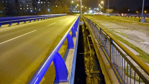 ДЕЧАК (15) ПРОНАЂЕН ПОВРЕЂЕН ИСПОД МОСТА: Прескакао ограду, хитно пребачен у Тиршову (ФОТО) ДЕЧАК (15) ПРОНАЂЕН ПОВРЕЂЕН ИСПОД МОСТА: Прескакао ограду, хитно пребачен у Тиршову (ФОТО)