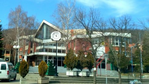 USKRŠNJA ZABAVA ZA DECU: Manifestacija ispred Centra za kulturu u Kučevu (FOTO)