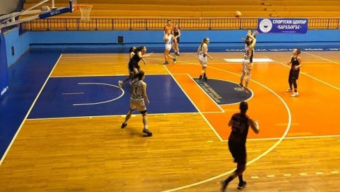 DALEKO JE PLEJ-OF: Košarkašice Kraljeva izgubile od Art Basketa