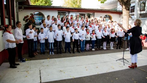 DVE SREBRNE MEDALJE ZA „ISKONČIĆE“: Subotički dečji hor briljirao na takmičenju „Melodijum“ u Kikindi (FOTO)