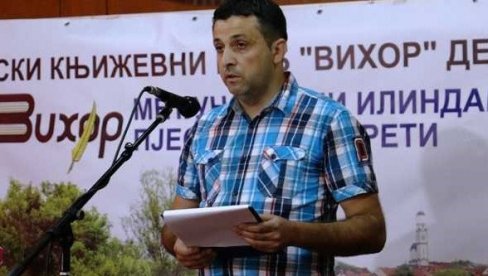 LEP GEST DERVENTSKOG NOVINARA-POETE: Simić od prodaje knjige deli pakete najugroženijim sugrađanima LEP GEST DERVENTSKOG NOVINARA-POETE: Simić od prodaje knjige deli pakete najugroženijim sugrađanima