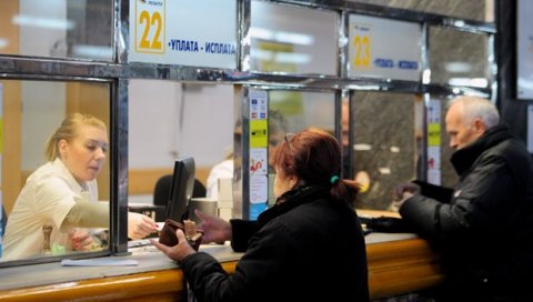 ВИШЕ ОД 1,7 МИЛИОНА ПЕНЗИОНЕРА СУТРА ДОБИЈА ПОМОЋ: Држава припремила по 5.000 динара за најстарије