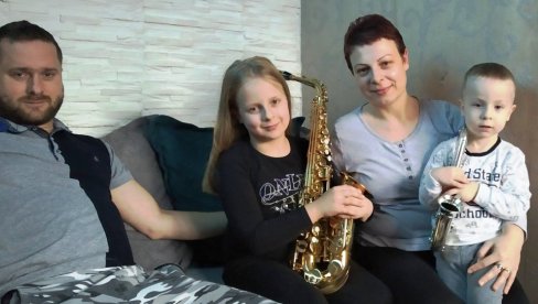 KENDI DALFER ČUVAJ SE, STIŽE KRISTINA: Devojčica (8) iz Paraćina večeras u superfinalu TV šoua (FOTO+VIDEO)