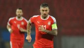 KOLAROV IMA NOVU DEVOJKU: Srbin uhvaćen kako se ljubi sa udovicom kapitena Fiorentine koji je preminuo u snu (FOTO)