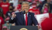 ТРАМП КАО ПАПА: Шала око фотомонтаже или…
