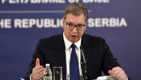 ZASLUŽENO PRIZNANJE: Vučić na dodeli plakete za životno delo Dudi Ivkoviću