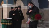 VUČIĆ NA POMENU PATRIJARHU IRINEJU: Predsednik na liturgiji u Hramu Svetog Save odao poštu pastiru srpske crkve (FOTO/VIDEO)