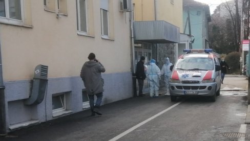 LEKARI SU POLOŽILI ISPIT: Od izbijanja epidemije u kraljevačkoj bolnici obolelo 380 zaposlenih