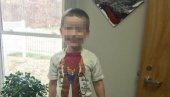 ДЕЧАК (3) ОСТАВЉЕН НА ГРОБЉУ: Трчао за колима, пролазници позвали полицију ДЕЧАК (3) ОСТАВЉЕН НА ГРОБЉУ: Трчао за колима, пролазници позвали полицију