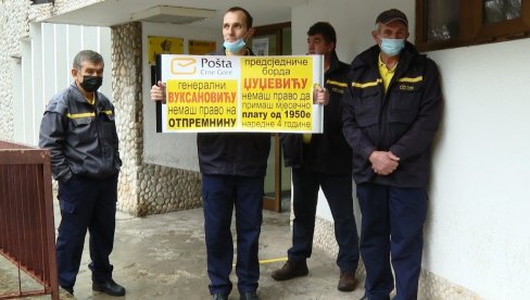 PROTEST RADNIKA POŠTE HERCEG NOVI: Menadžment sebi povećao otpremnine za ukupno 40 hiljada evra PROTEST RADNIKA POŠTE HERCEG NOVI: Menadžment sebi povećao otpremnine za ukupno 40 hiljada evra