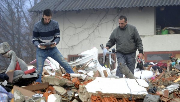 СРПСКЕ ФИРМЕ ЋЕ ОБНАВЉАТИ КУЋЕ КОД ГЛИНЕ: Весић најавио састанак са грађевинским компанијама, помоћ за разрушена подручја