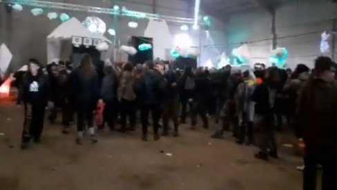 KORONA ŽURKA TRAJE VEĆ TRI DANA: Policija intervenisala, ljudi odbijaju da odu! (VIDEO)