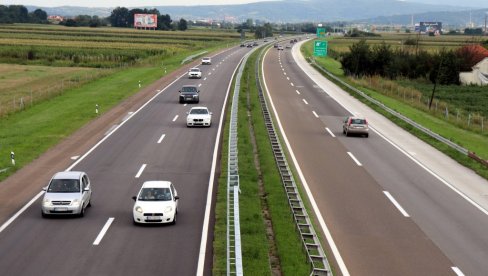 RADOVI NA AUTOPUTU E - 75: Zauzeće zaustavne saobraćajne trake, u smeru Niš - Beograd