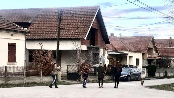 ЛАПОВЦИ ИШЛИ У „ЛОВ“ НА БАДЊАКЕ: Традиционални обичаји обилажења шуме на Бадњи дан