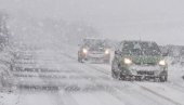 SNEG IZAZVAO HAOS U CRNOJ GORI: U prekidu saobraćaj na putu Šavnik-Žabljak