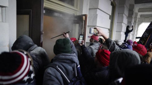 PROTESTI ŠIROM SAD: Tek smo počeli! - Demonstranti poslali jezivu poruku (FOTO)