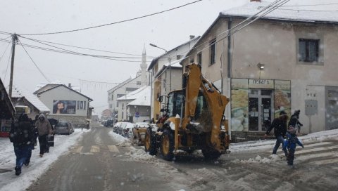 ЗАБЕЛЕЛА СЕ СРБИЈА: На Златару пола метра снега (ВИДЕО)