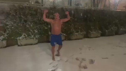 SNIMAK IZ MADRIDA ĆE VAS ODUŠEVITI: Španac Eduardo, trener veterana, uživa u snegu koji se retko viđa (VIDEO) SNIMAK IZ MADRIDA ĆE VAS ODUŠEVITI: Španac Eduardo, trener veterana, uživa u snegu koji se retko viđa (VIDEO)