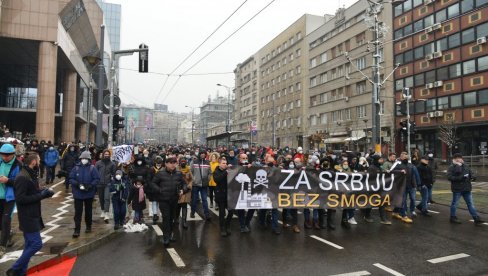 U VAZDUHU SADA  LEBDI I POLITIKA: Građani brinu da li udišu otrove, nadležni upozoravaju da se protesti zloupotrebljavaju