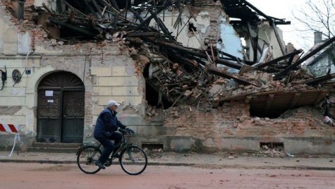 ПЕТРИЊА ЋЕ ПОЛАКО УМИРАТИ: Градоначелник љут на државу, све иде превише споро