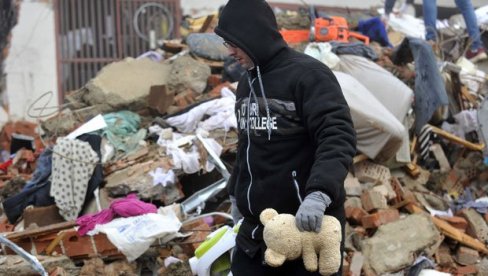 ЉУДИ У ГЛИНИ СЕ СМРЗАВАЈУ НАКОН ЗЕМЉОТРЕСА: Плаше се да укључе грејалице због страха од рачуна