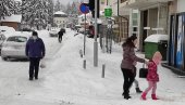 SNEG I KIŠA STALI POSLE 15 SATI: Teška situacija na Pešteru, u nekim krajevima još bez struje