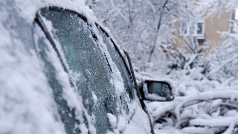 SNEG DONEO NEVOLJE: Žitelji palanačkih sela ostali bez struje