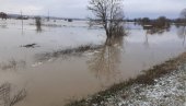 POPLAVLJENA VRANJSKA SELA: Noćas evakuisano stanovništvo, moguća vanredna situacija