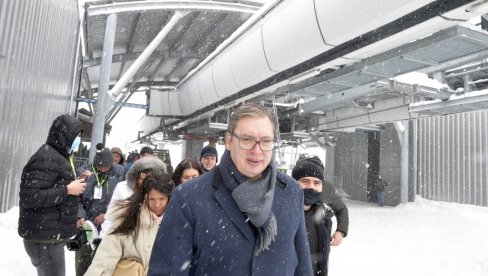 VUČIĆ NA ZLATIBORU - PUŠTENA U RAD PANORAMSKA GONDOLA: Ovde sam da podržim jedan važan projekat, bez obzira na politiku (VIDEO)