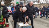 SVEĆE NA MESTU OLIVEROVOG UBISTVA: LJajiću zabranjen ulaz na Kosmet, saradnici Ivanovića i dalje čekaju pravdu